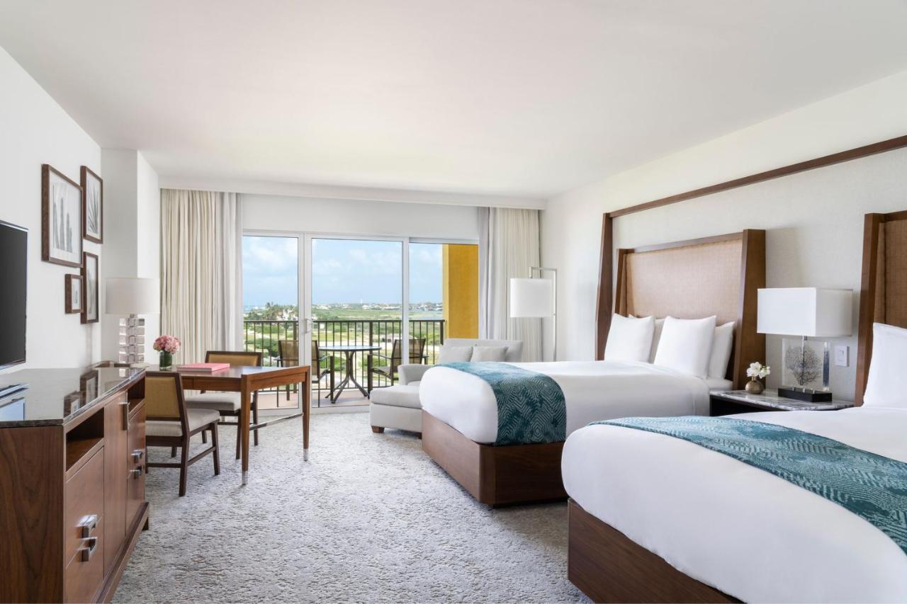 Quarto com 2 Camas Queen-size, Vista da Costa e Acesso à Área VIP